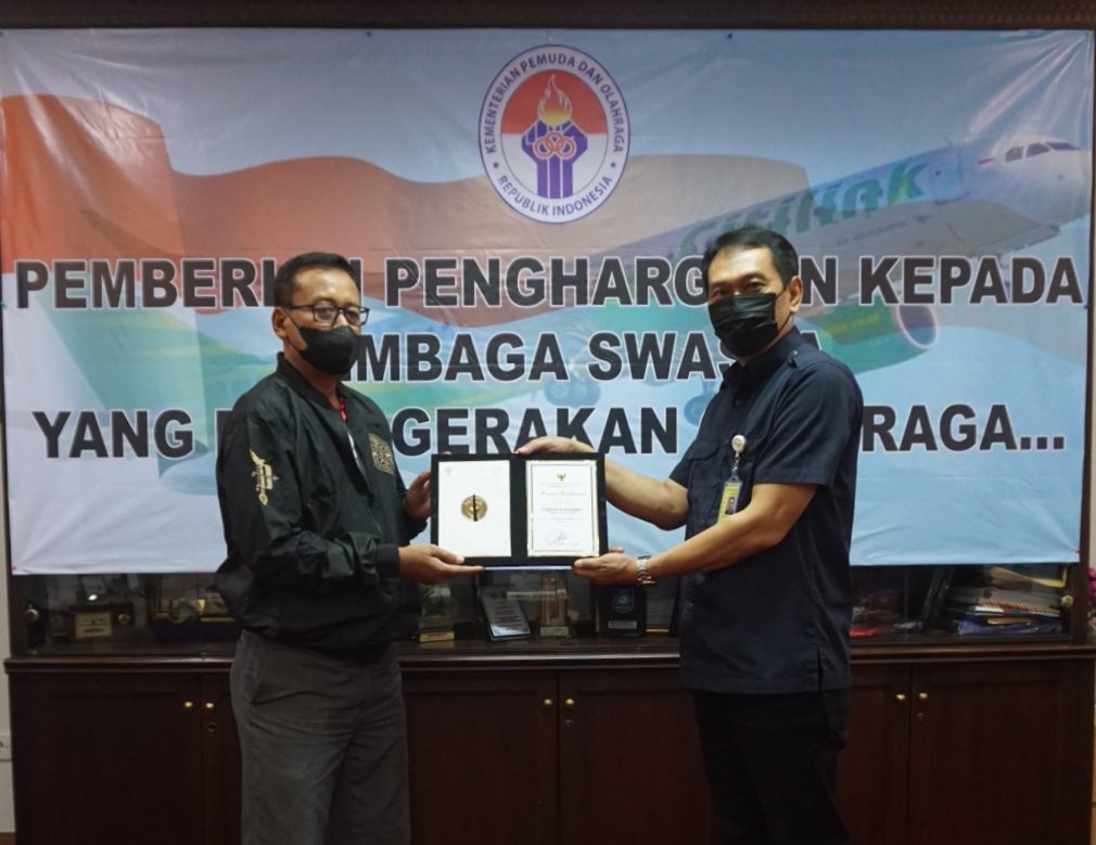 Kemenpora Berikan Penghargaan Program “Citilink Hidup Sehat Series 2021” Dalam Ajak Masyarakat Berolahraga
