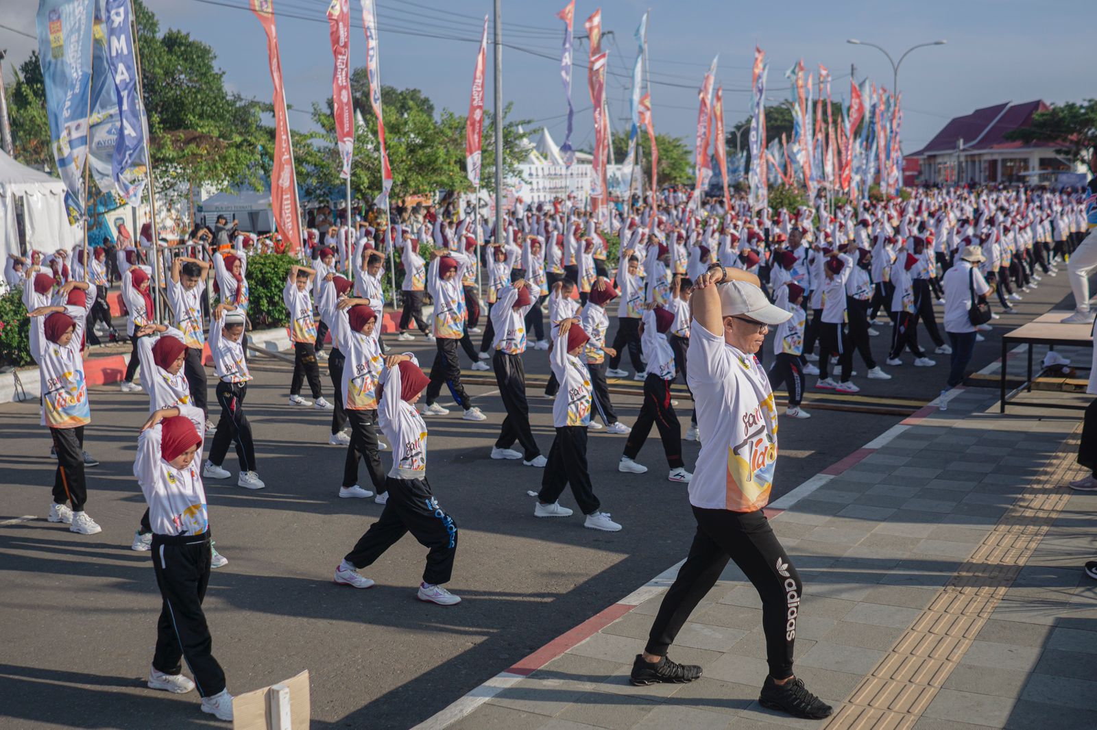 Kemenpora Laksanakan Senam Kebugaran Jasmani (SKJ) dan Lomba Dayung Meriahkan Sail Tidore 2022