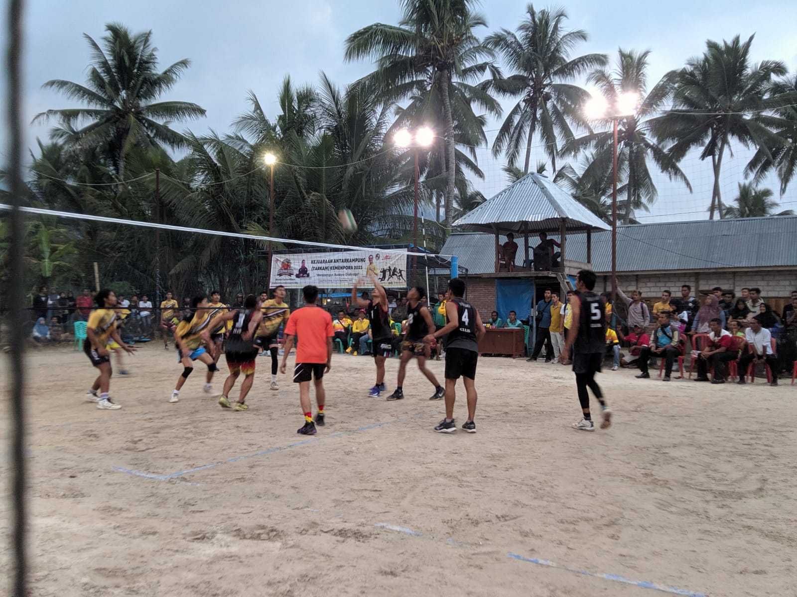 Resmi dibuka, Bupati Lima Puluh Kota Apresiasi Kejuaraan Tarkam Kemenpora