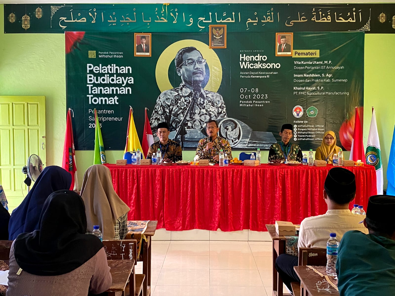 Tumbuhkan Minat Berwirausaha, Kemenpora Bersama Pondok Pesantren Miftahul Ihsan Sumenep Gelar Pelatihan Santripreneur