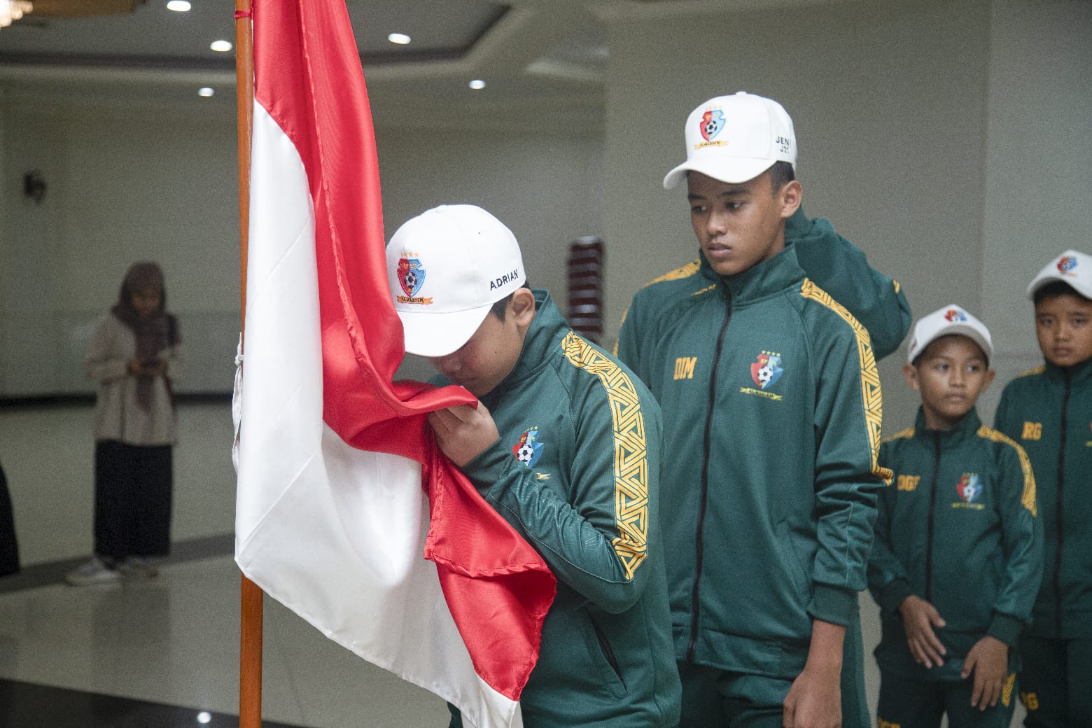 Kemenpora Lepas Tim Sepak Bola Yayasan Al Ma'soem Bandung Bertanding di Kuala Lumpur Cup 2025