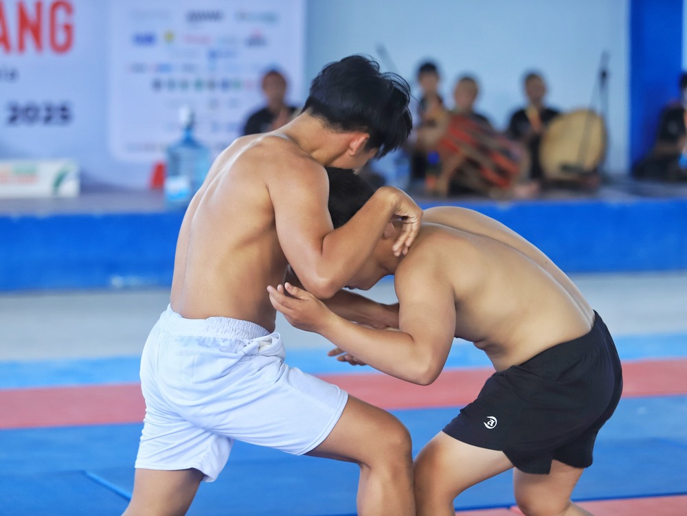 Ngibing Dulu, Baru Bertarung! Benjang Ramaikan FORNAS NTB 2025