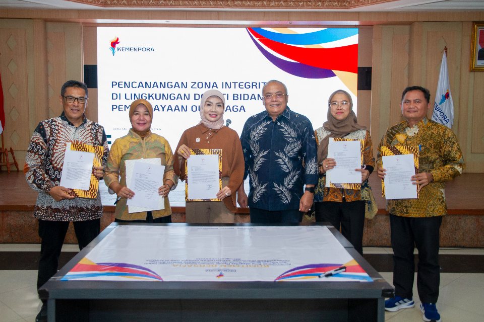 Menuju Birokrasi Bebas KKN, Deputi Pembudayaan Olahraga Canangkan Zona Integritas